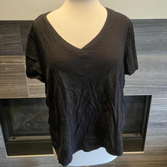 Classic Black V-Neck T-Shirt Tee Soft Cotton Casual Staple - Picture 1 of 2